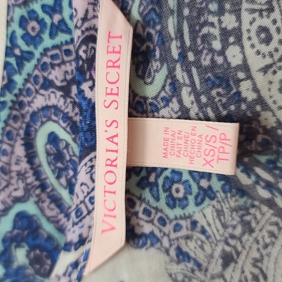 Victoria's Secret Oversized Midi Night Dress Size X Small White/Blue Paisley - Picture 3 of 6